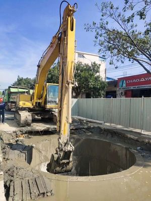 強力な掘削性能 掘削機 スライディングアーム SH240 地下鉄用 ジャッキングトンネル 24T アクセサリー付き